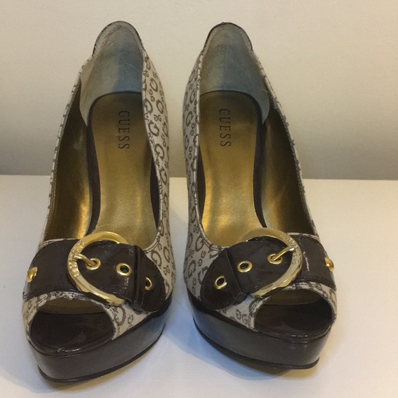 GUESS Women’s Peep-Toe Pumps - Picture 6 of 8